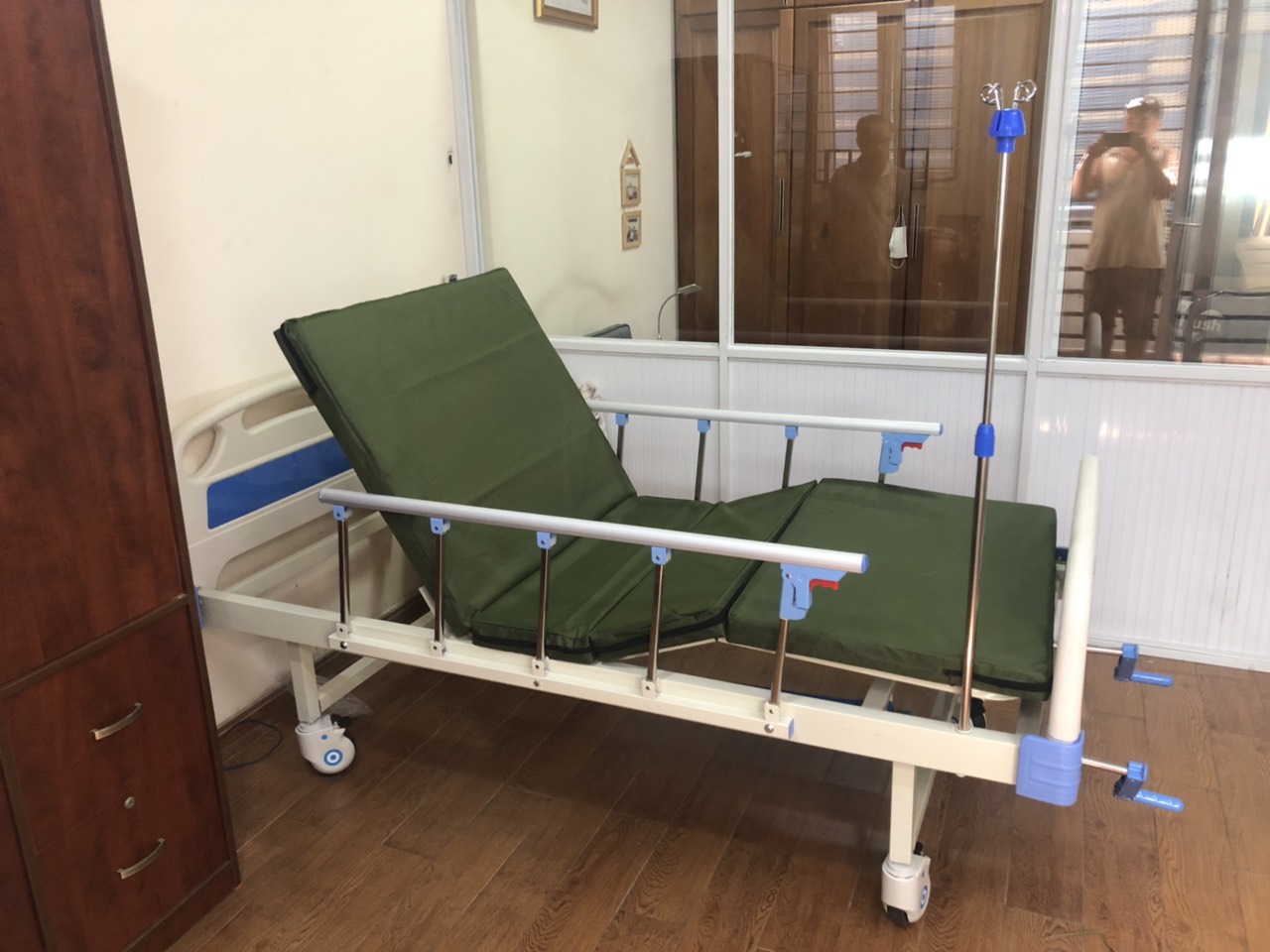 Giường y tế điện đa năng cho người bị liệt